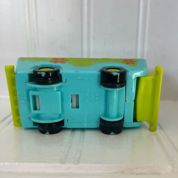 Vintage Collectible 2001' Scooby Doo Van - Picture 5 of 5